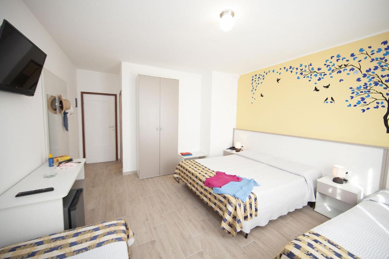 Hotel Thomas Marina di Campo Exteriör bild