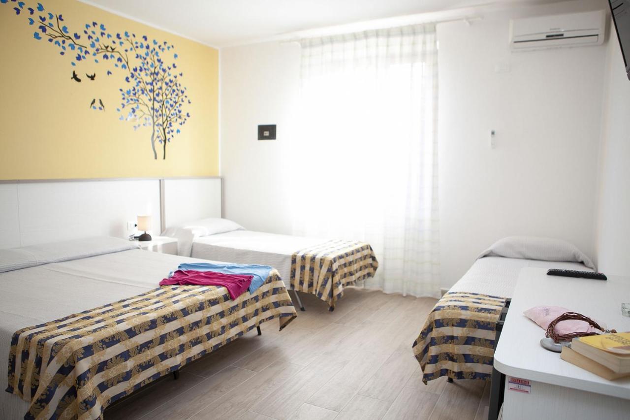 Hotel Thomas Marina di Campo Exteriör bild
